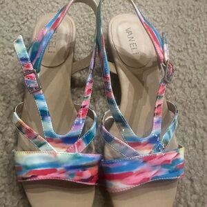 VANELi Women's Multicolor Strappy Sandals size 8.5 narrow